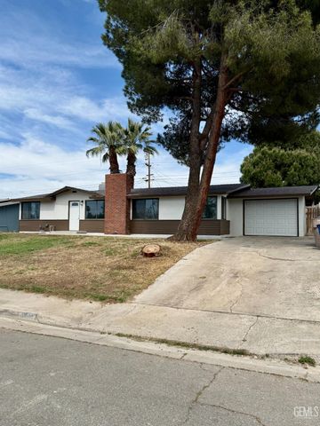 2800 Blade Avenue, Bakersfield, CA 93306