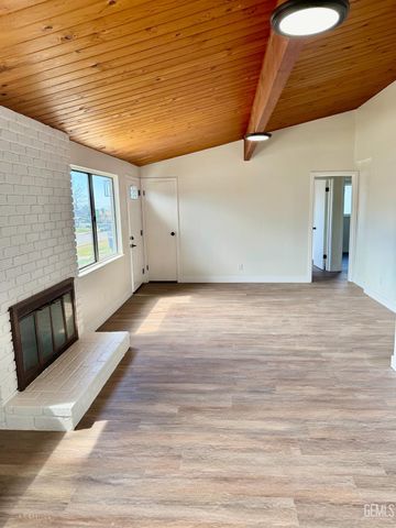 2800 Blade Avenue, Bakersfield, CA 93306