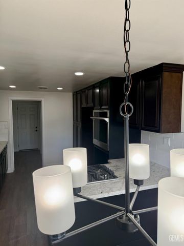 2800 Blade Avenue, Bakersfield, CA 93306