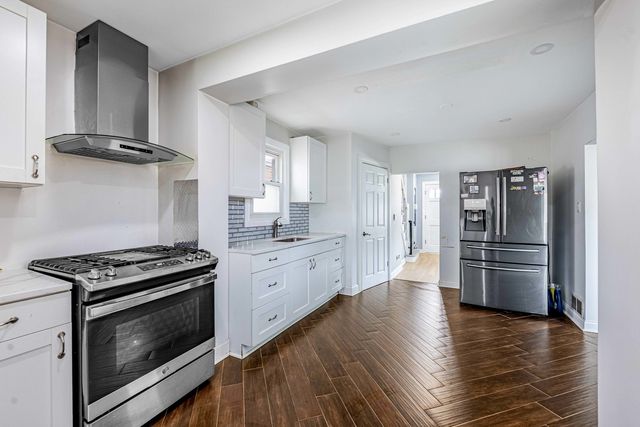 5227 S Neenah Avenue, Chicago, IL 60638