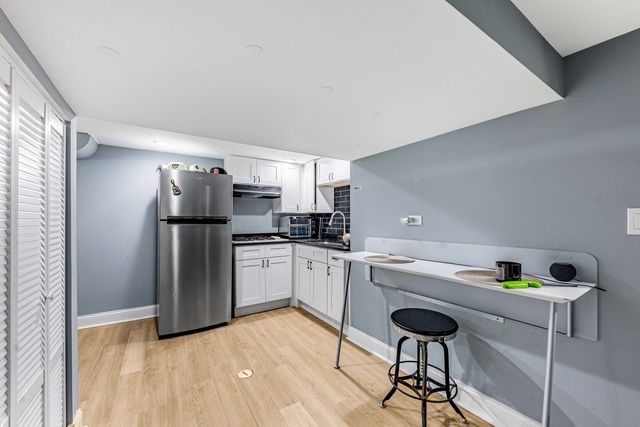 5227 S Neenah Avenue, Chicago, IL 60638