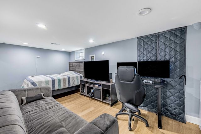 5227 S Neenah Avenue, Chicago, IL 60638