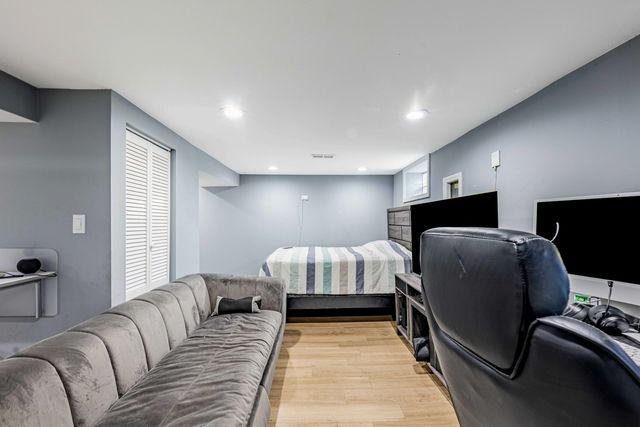 5227 S Neenah Avenue, Chicago, IL 60638