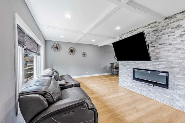 5227 S Neenah Avenue, Chicago, IL 60638