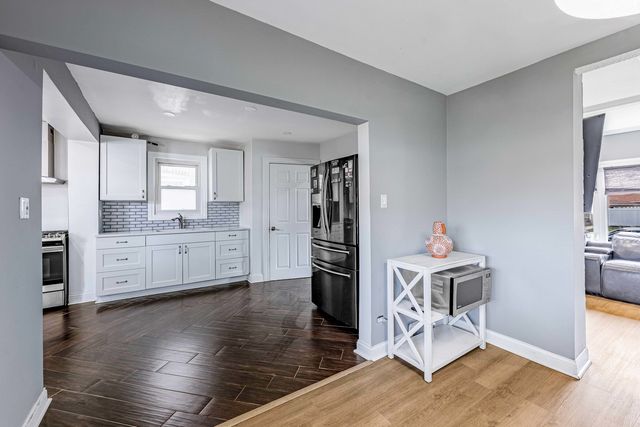 5227 S Neenah Avenue, Chicago, IL 60638
