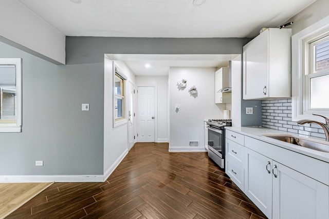 5227 S Neenah Avenue, Chicago, IL 60638