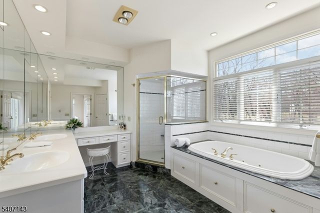 971 Nepawin Ln, Scotch Plains Twp., NJ 07076