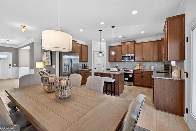 241 Shire Loop, Calhoun, GA 30701