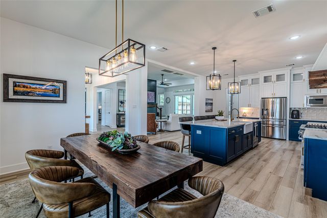 21823 White Oak View Drive, Tomball, TX 77375