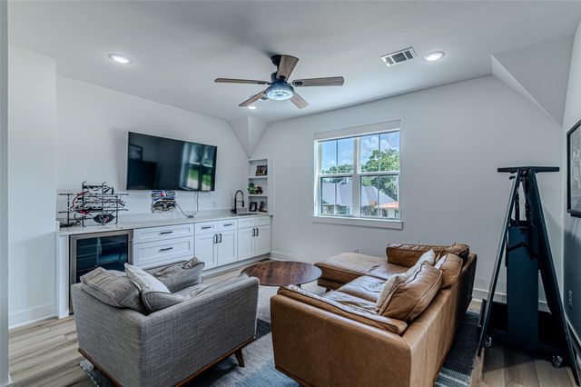 21823 White Oak View Drive, Tomball, TX 77375