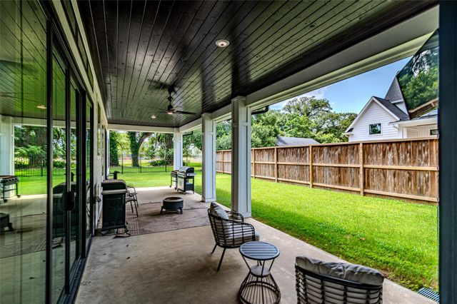 21823 White Oak View Drive, Tomball, TX 77375