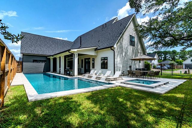 21823 White Oak View Drive, Tomball, TX 77375