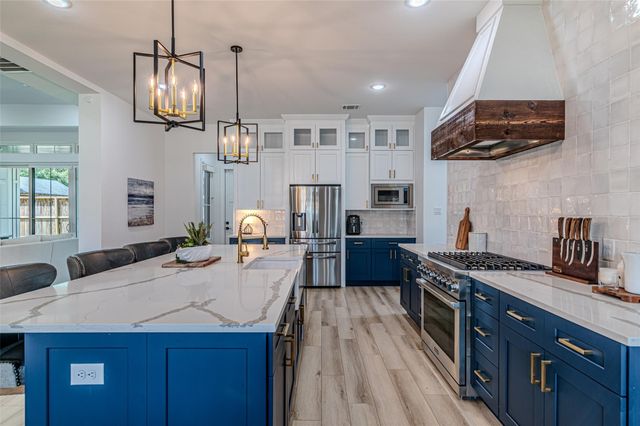 21823 White Oak View Drive, Tomball, TX 77375