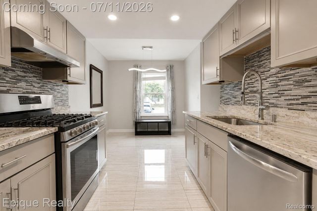 37525 Charter Oaks Boulevard, Clinton Charter Township, MI 48036