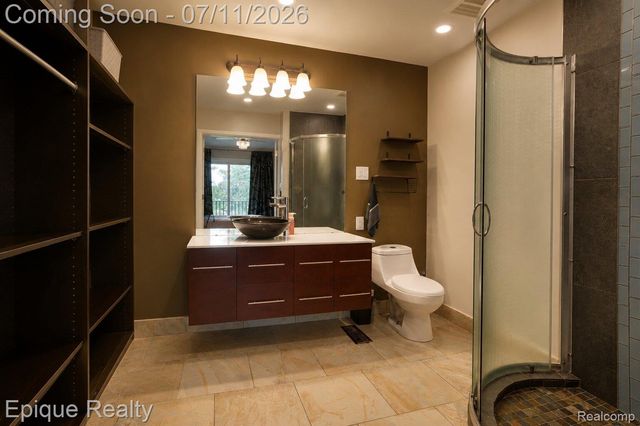 37525 Charter Oaks Boulevard, Clinton Charter Township, MI 48036