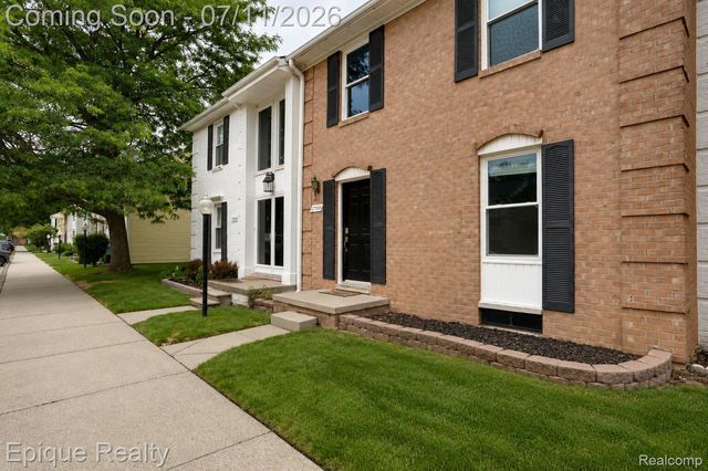 37525 Charter Oaks Boulevard, Clinton Charter Township, MI 48036