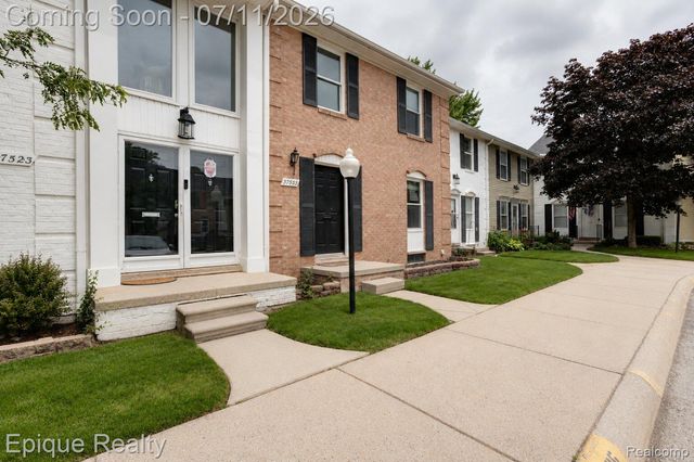 37525 Charter Oaks Boulevard, Clinton Charter Township, MI 48036