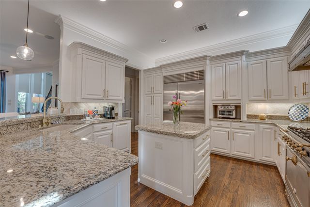 5716 Walden Drive, Plano, TX 75093