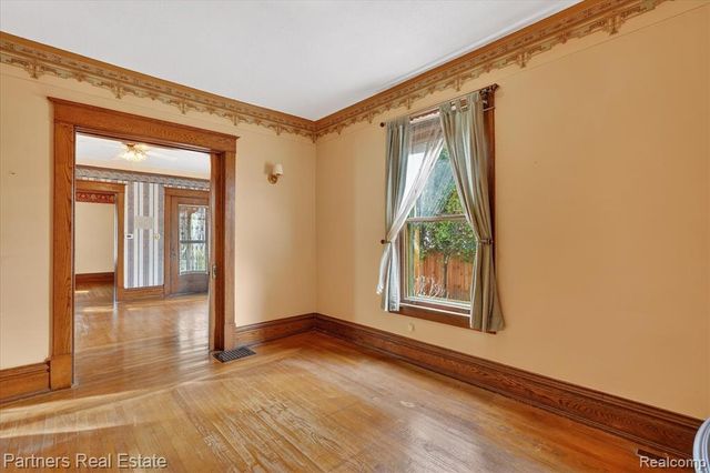 415 W Sibley Street, Howell, MI 48843