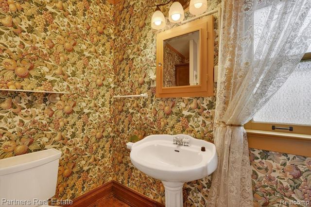 415 W Sibley Street, Howell, MI 48843