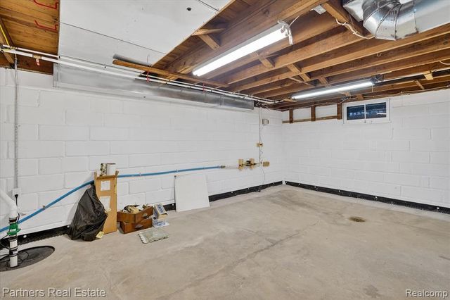 415 W Sibley Street, Howell, MI 48843