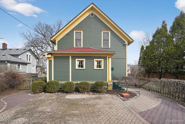 415 W Sibley Street, Howell, MI 48843