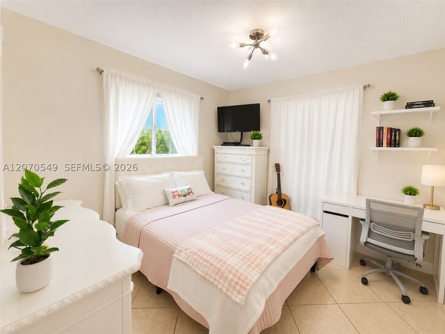 3312 NW 182nd St, Miami Gardens, FL 33056