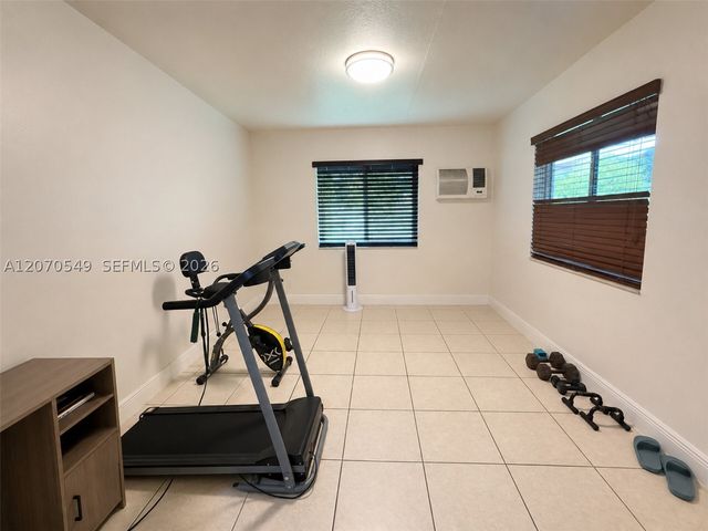 3312 NW 182nd St, Miami Gardens, FL 33056