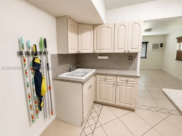 3312 NW 182nd St, Miami Gardens, FL 33056