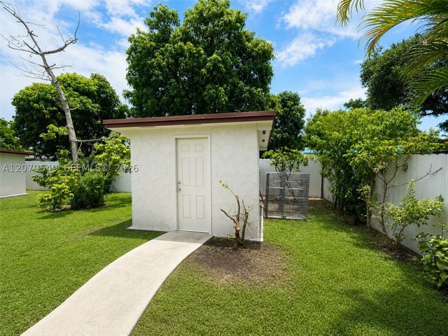3312 NW 182nd St, Miami Gardens, FL 33056