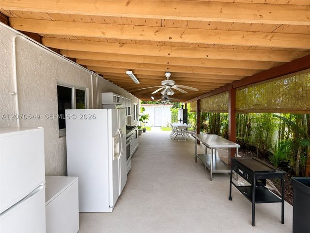 3312 NW 182nd St, Miami Gardens, FL 33056