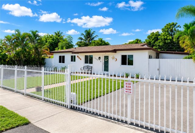 3312 NW 182nd St, Miami Gardens, FL 33056