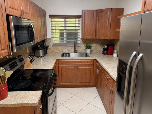 3312 NW 182nd St, Miami Gardens, FL 33056