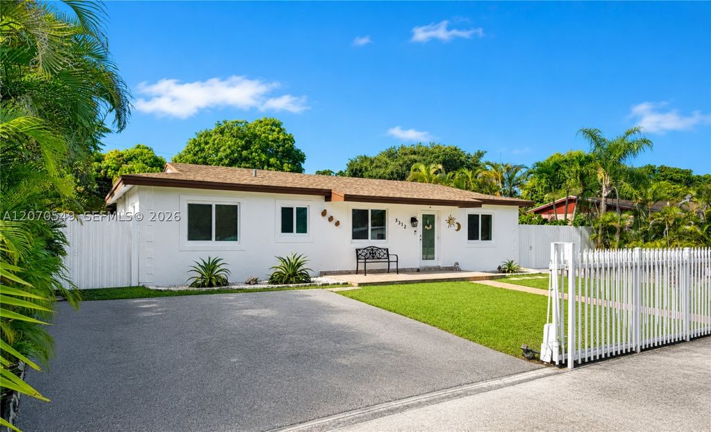 3312 NW 182nd St, Miami Gardens, FL 33056
