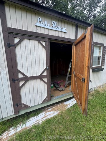 27 Bokchito Street, Canadian, OK 74425