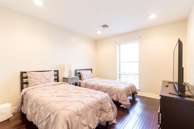 14402 Chevy Chase Drive, Houston, TX 77077