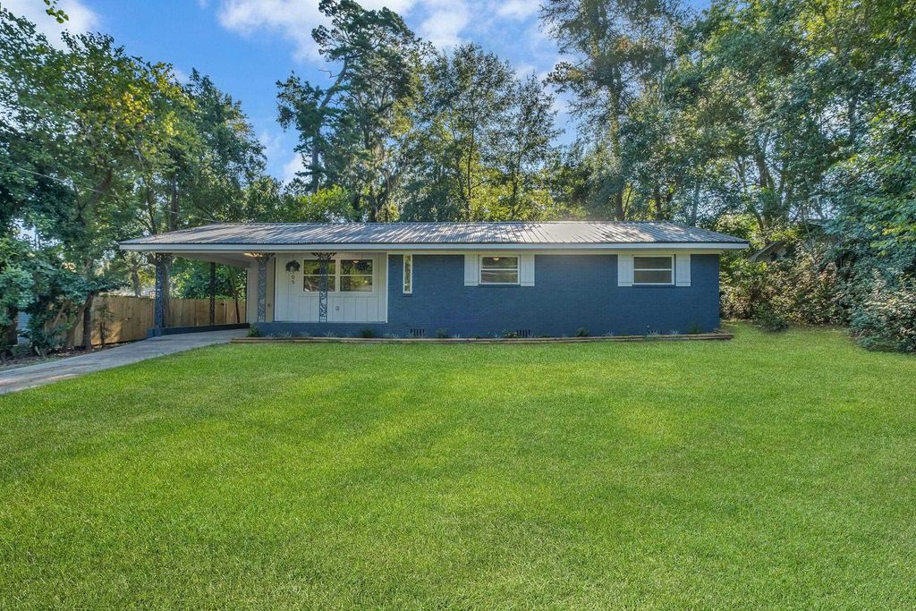 1105 Pinecrest Drive, Tallahassee, FL 32301