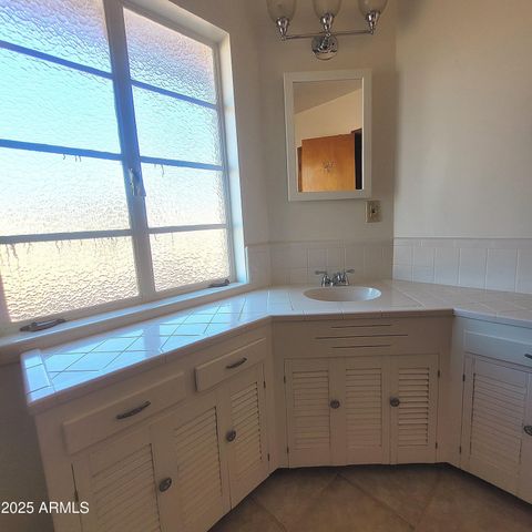 8229 E CAMBRIDGE Avenue, Scottsdale, AZ 85257