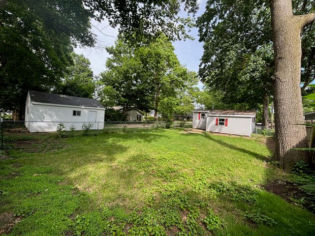 111 Prospect Street, Plainwell, MI 49080