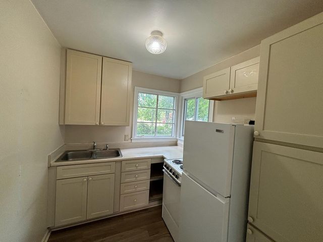 111 Prospect Street, Plainwell, MI 49080