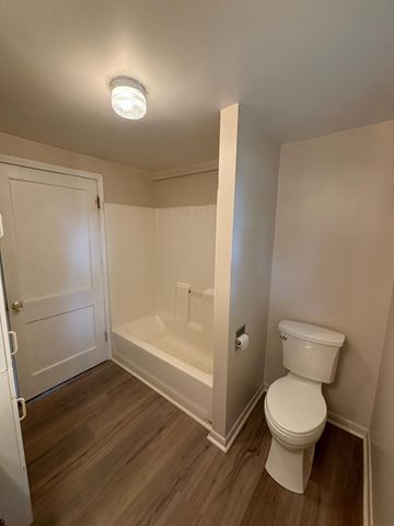 111 Prospect Street, Plainwell, MI 49080