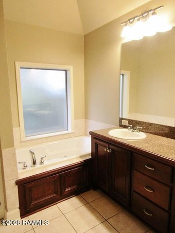 104 Rue Conge Circle, Lafayette, LA 70508