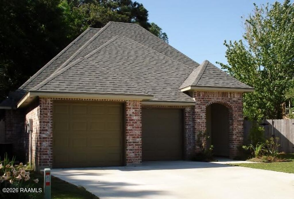 104 Rue Conge Circle, Lafayette, LA 70508