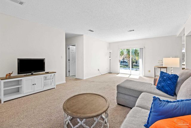 3367 Circle Dr, Gulf Breeze, FL 32563