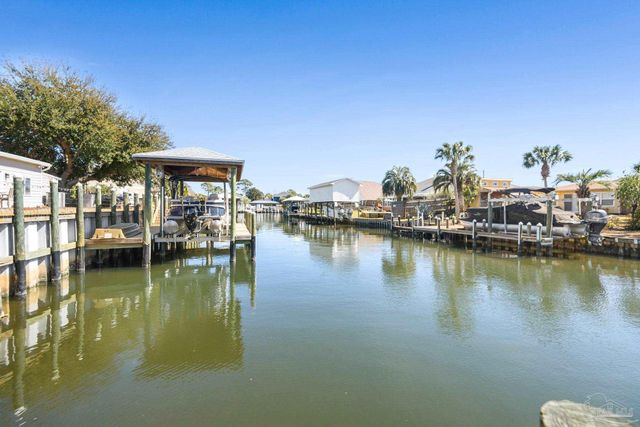 3367 Circle Dr, Gulf Breeze, FL 32563