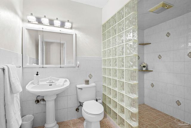 3367 Circle Dr, Gulf Breeze, FL 32563