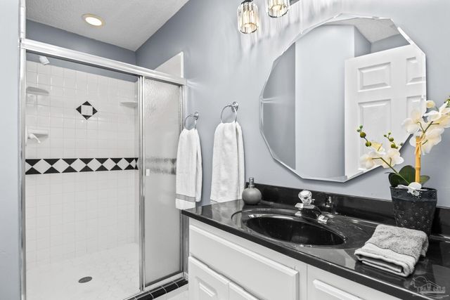 3367 Circle Dr, Gulf Breeze, FL 32563