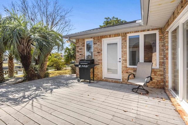 3367 Circle Dr, Gulf Breeze, FL 32563