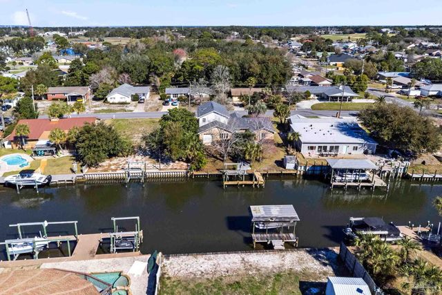 3367 Circle Dr, Gulf Breeze, FL 32563