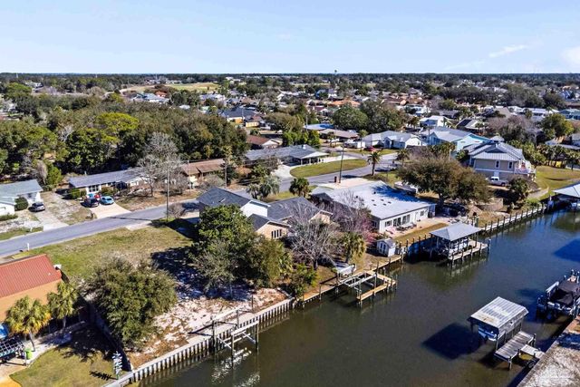 3367 Circle Dr, Gulf Breeze, FL 32563